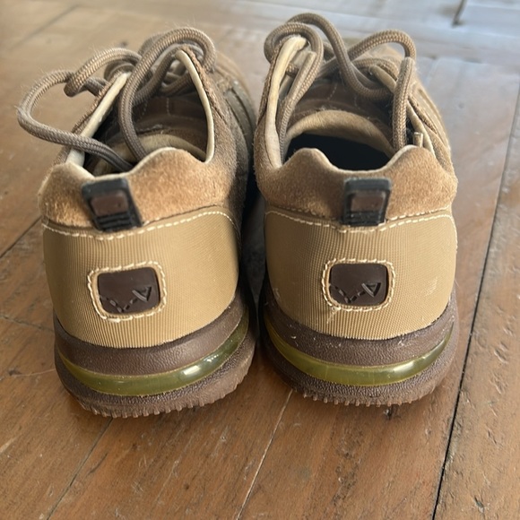 Stride rite brown suede sneakers - Picture 4 of 10